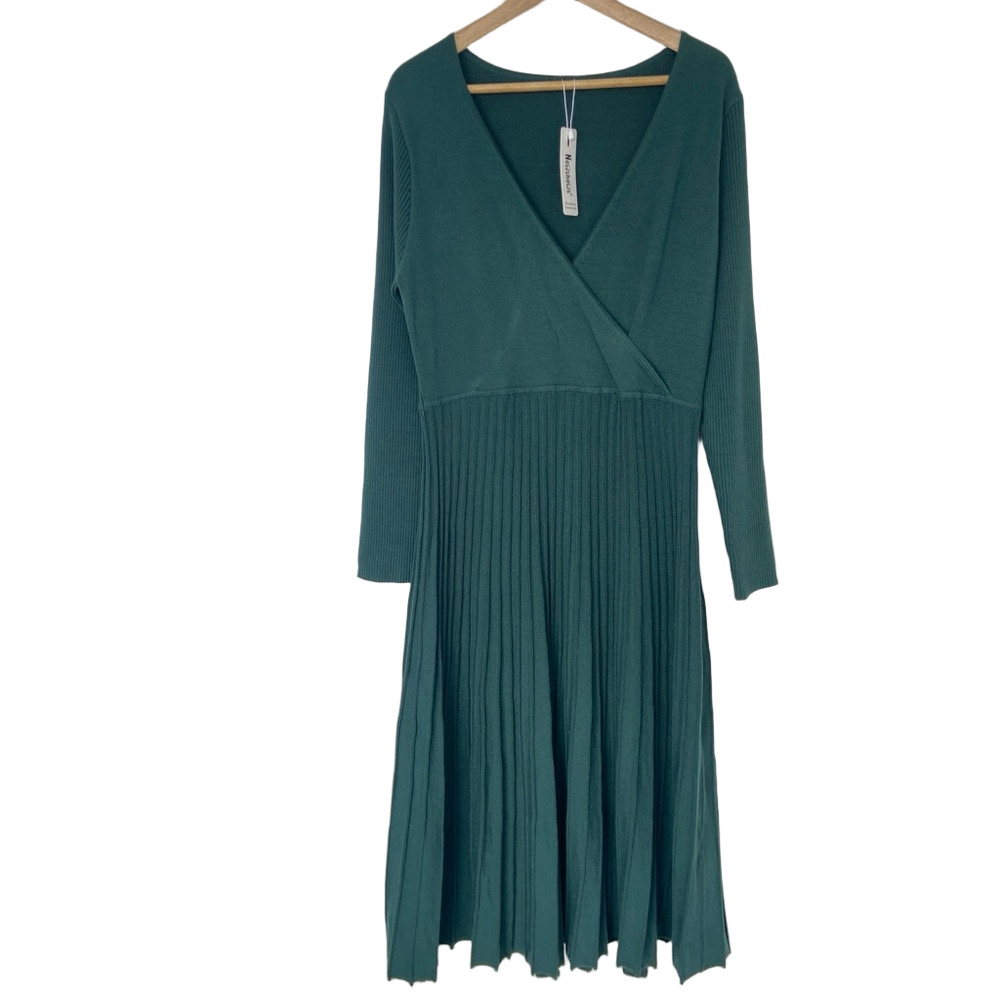NEWSHOWS DEEP GREEN WRAP STYLE SURPLICE KNIT DRESS WITH PLEATED STYLE SKIRT, XL